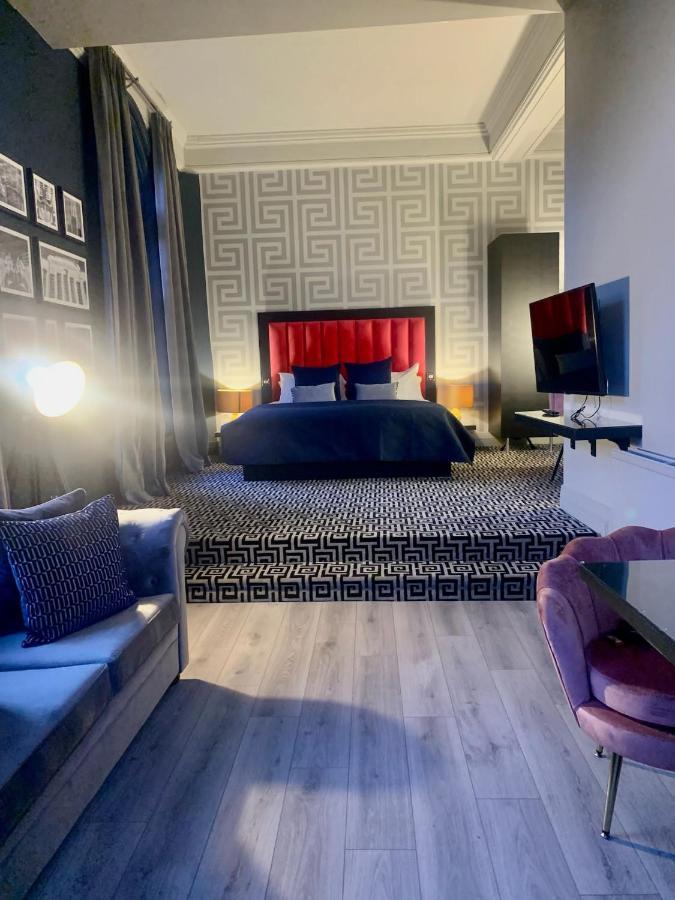 62 Castle Street 4*